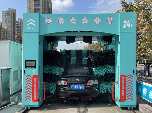 浙江海寧的這個充電站充電，無人洗車，一站式服務